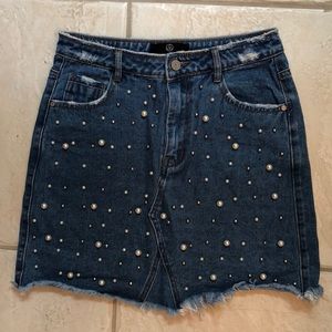 MISSGUIDED pearl and sparkle embroidered skirt!!!